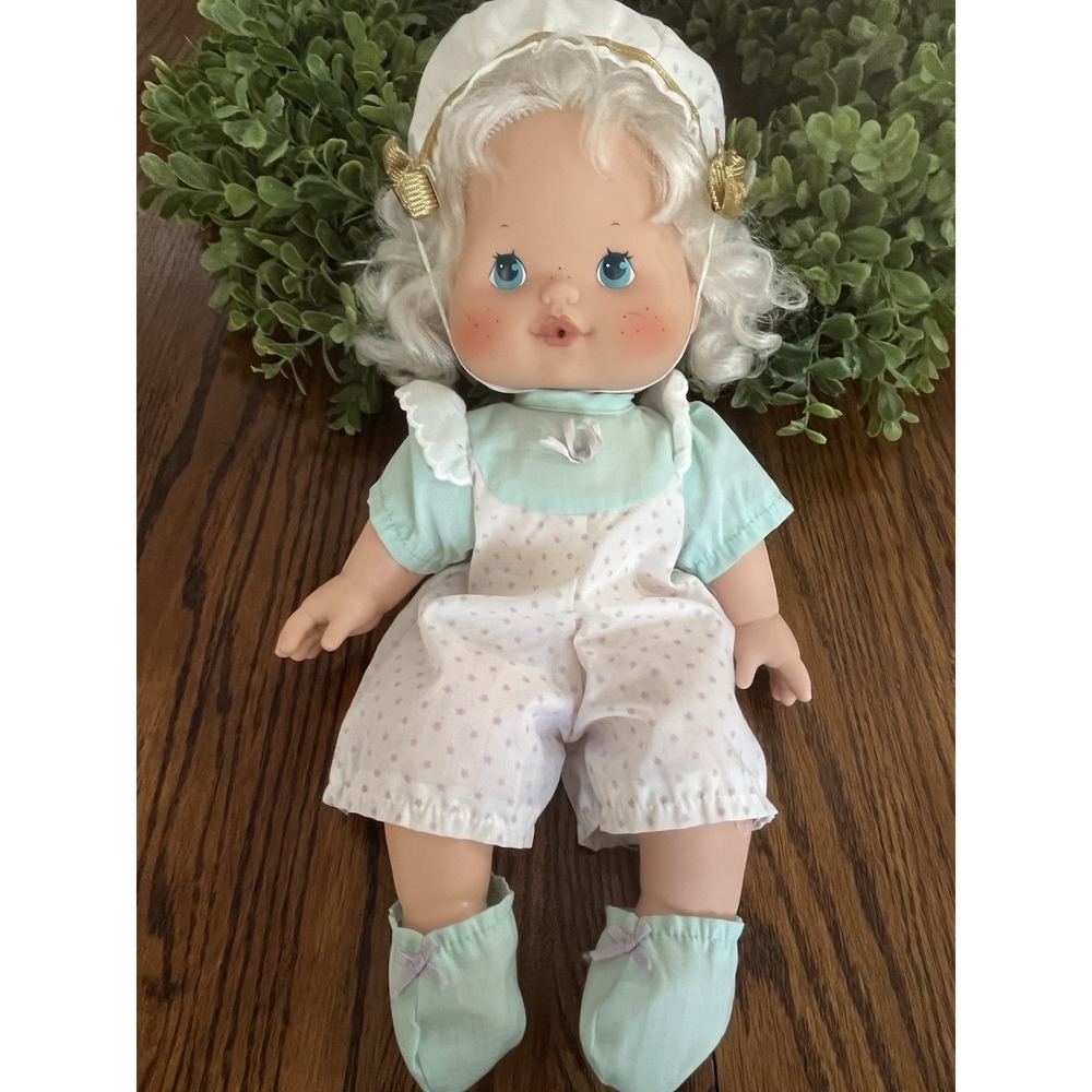 Vintage 80s Strawberry Shortcake ANGEL CAKE Blow Kiss Doll Scented Excellent